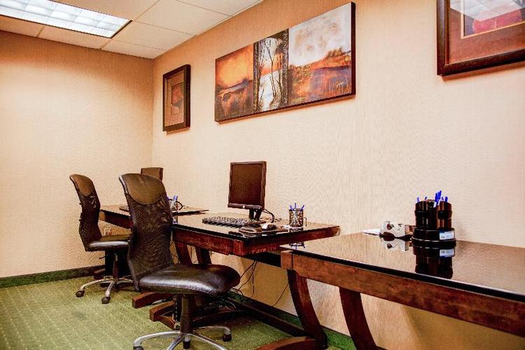 Holiday Inn Express & Suites Tyler South