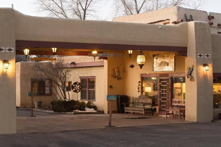El Pueblo Lodge