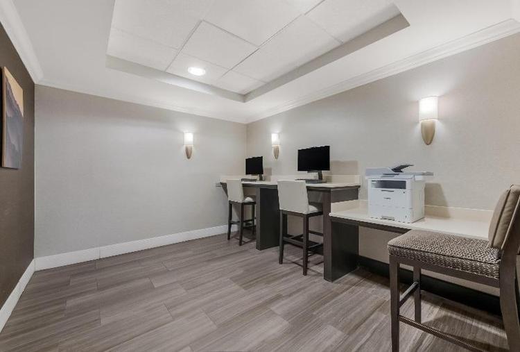 Staybridge Suites Chesapeake - Virginia Beach