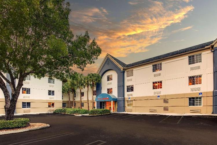 Sonesta Simply Suites Miami Airport