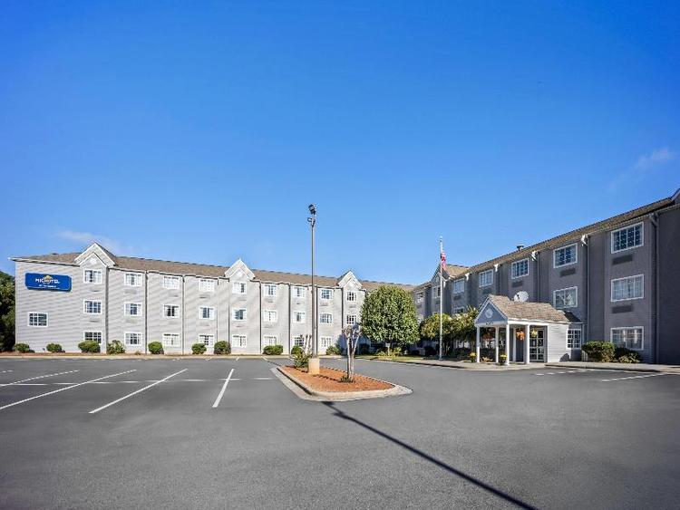 Microtel Inn & Suites By Wyndham Greensboro
