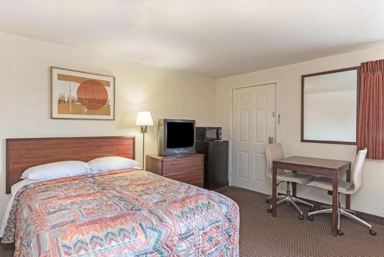 Country Inn & Suites by Radisson Flagstaff