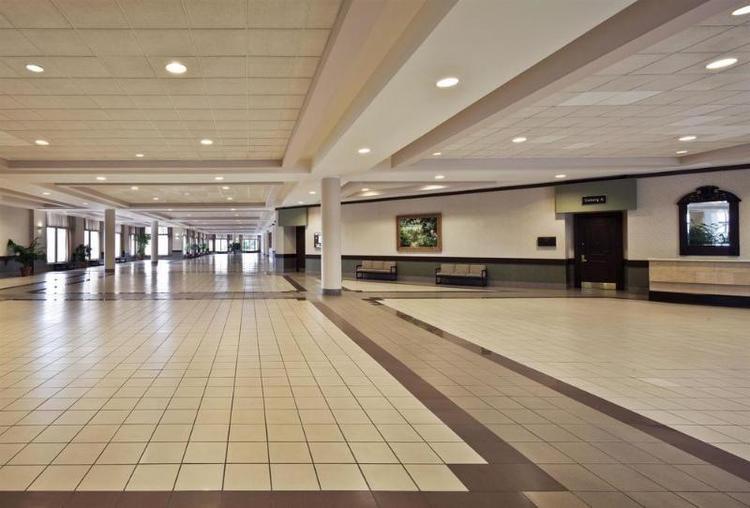 Sheraton Greensboro at Four Seasons