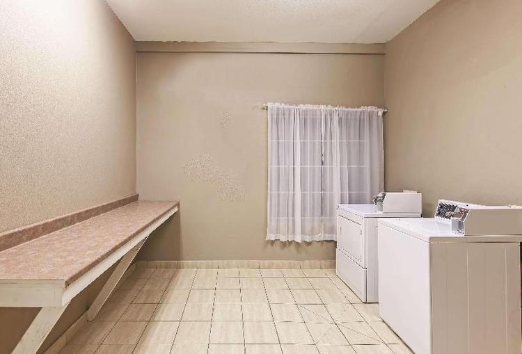 La Quinta Inn AND Suites Granbury