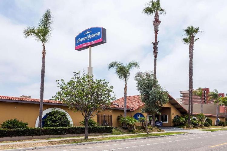 Howard Johnson by Wyndham National City/San Diego