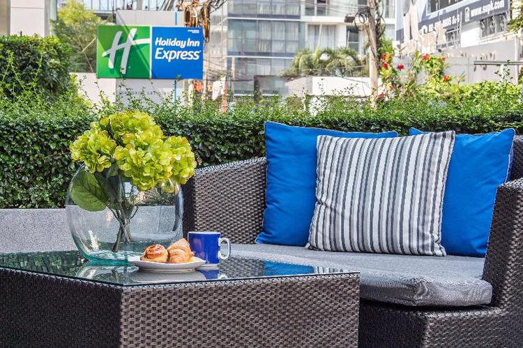 Holiday Inn Express Bangkok Sathorn