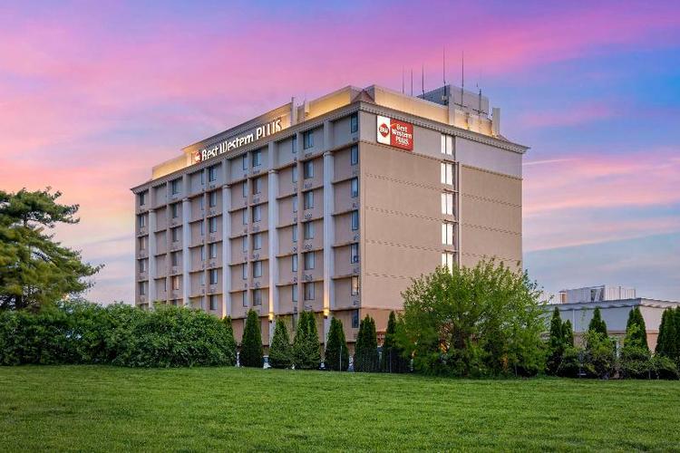 Best Western Plus The Charles Hotel