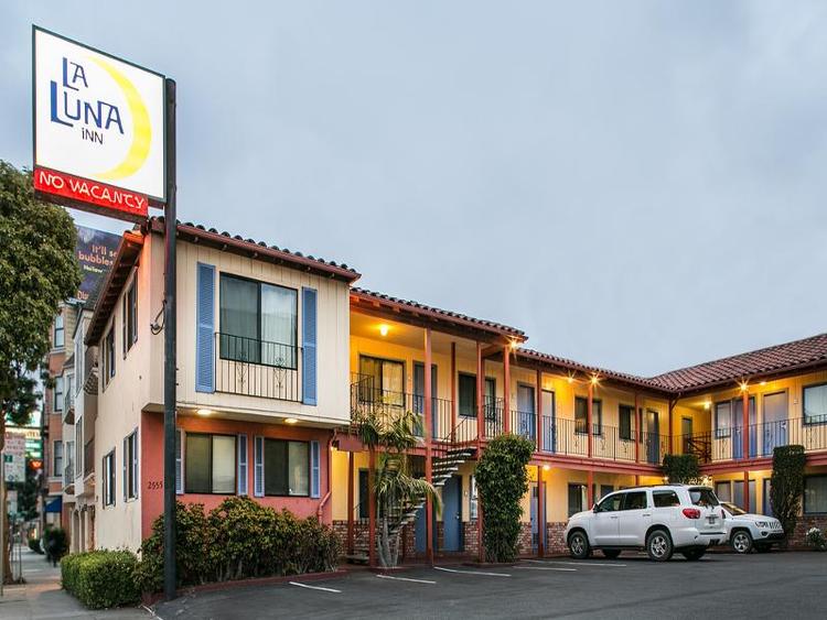 La Luna Inn
