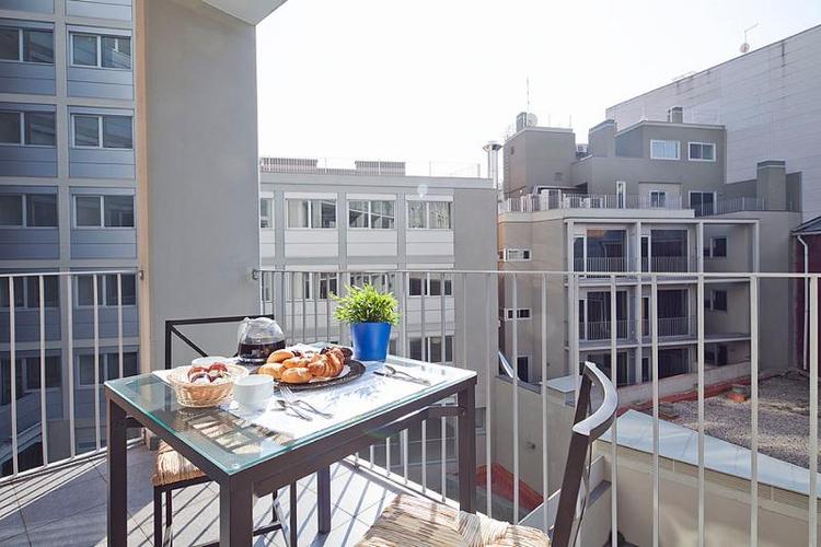 Charmsuites Paralel