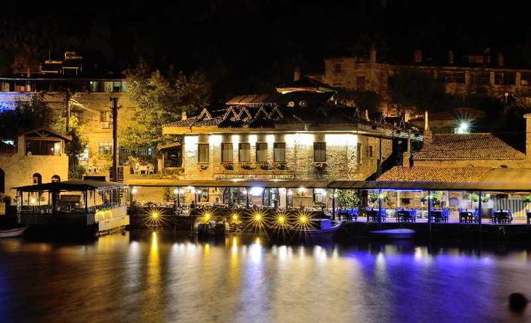 Assos Behram Hotel