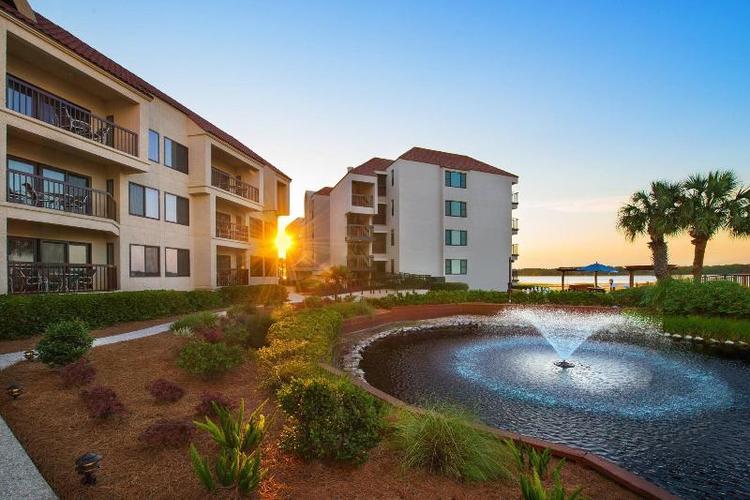 Marriott's Harbour Point Sunset Pointe Shelter Cov