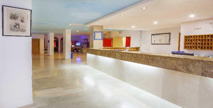 Apartamentos Mar y Playa 2