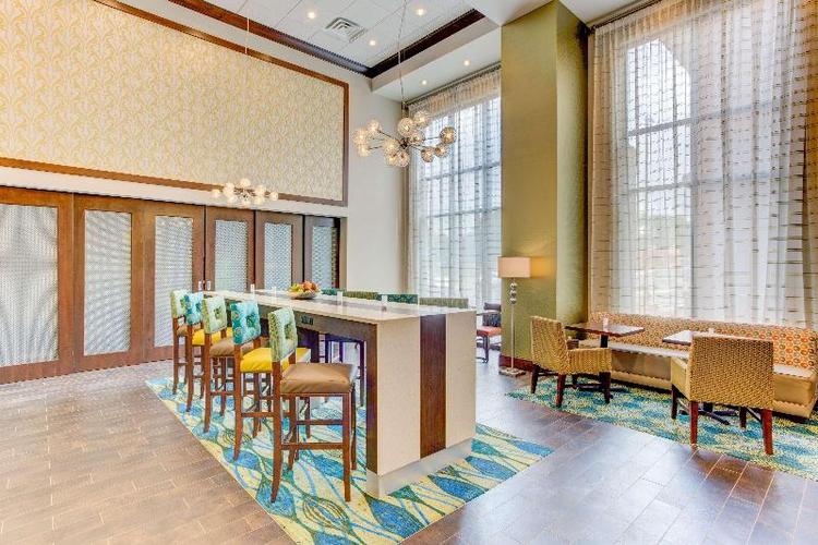Hampton Inn and Suites Manchester