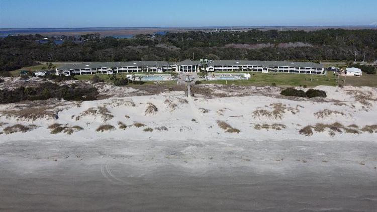 Days Inn & Suites by Wyndham Jekyll Island