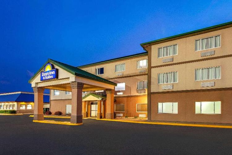 Days Inn & Suites by Wyndham of Morris