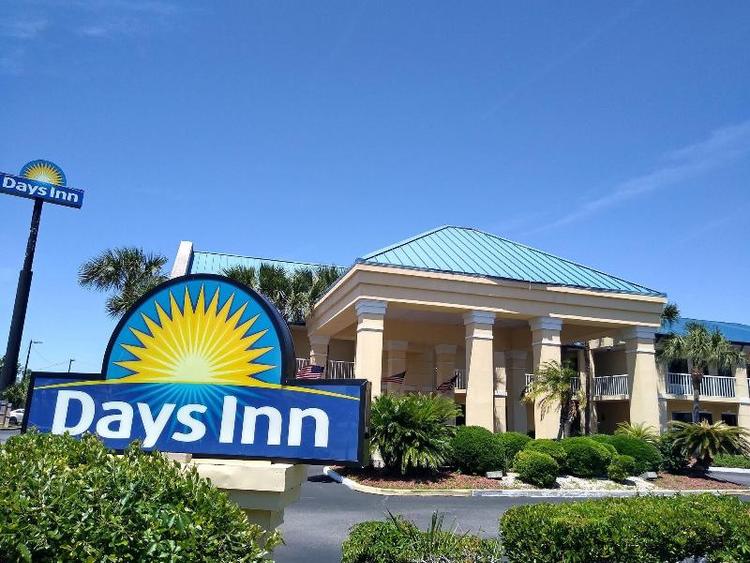 Days Inn by Wyndham Kingsland GA