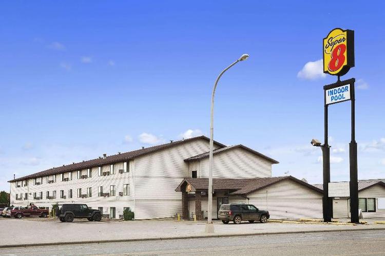 Super 8 by Wyndham Williston ND