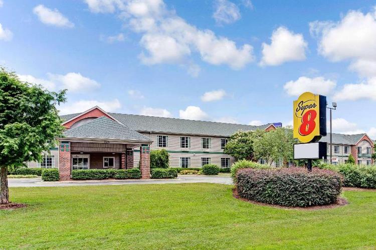 Super 8 by Wyndham Smithfield