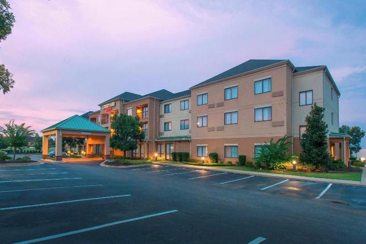Courtyard Montgomery Prattville