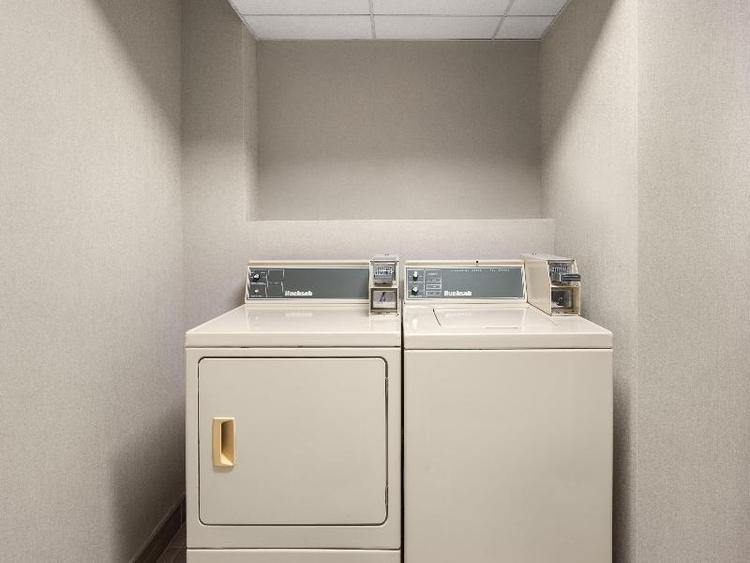 Holiday Inn Express & SUI Hawthorne Elmsford North