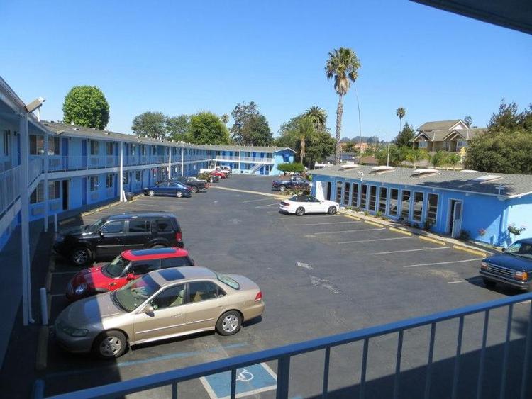 Surf City Inn & Suites