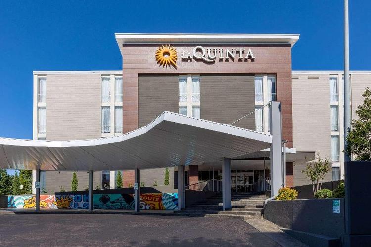 La Quinta Inn & Suites Tulsa Downtown/Route 66