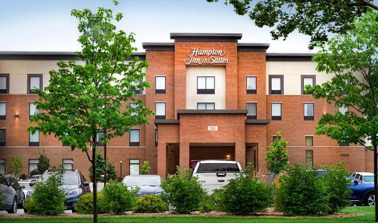 Hampton Inn & Suites La Crosse Downtown