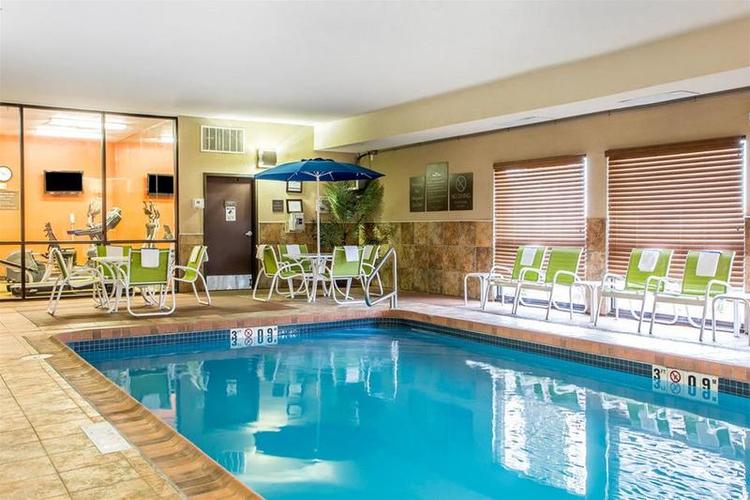 Comfort Inn at Worlds & Oceans of Fun