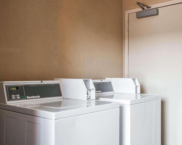 Econo Lodge Inn & Suites Dyersburg