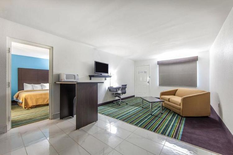 Quality Inn & Suites