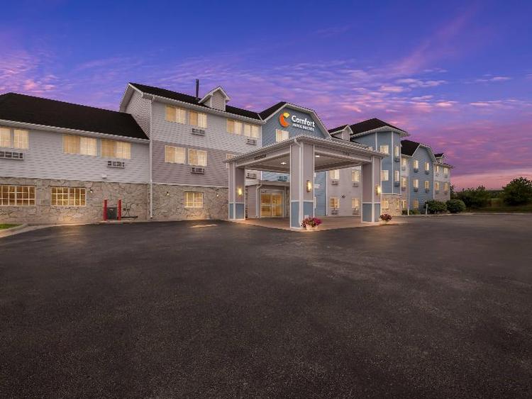 Comfort Inn & Suites Bellevue - Omaha Offutt AFB