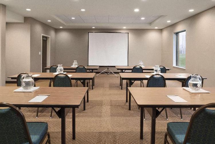 Hampton Inn Lincoln Airport