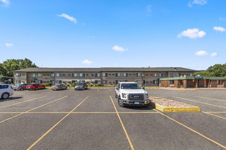 Days Inn by Wyndham Winona