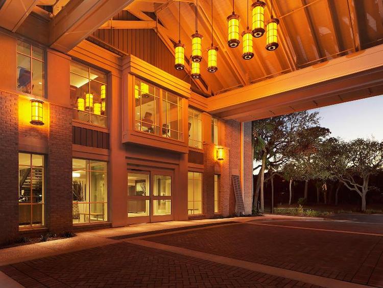 Hilton Grand Vacations Club Ocean Oak Resort