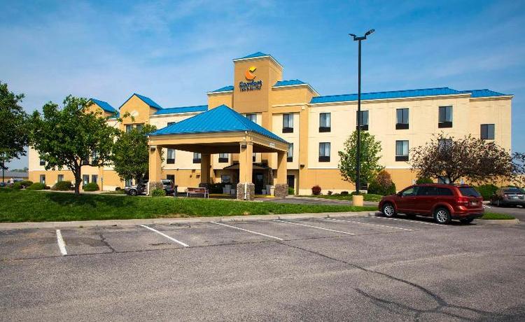 Comfort Inn & Suites Hutchinson Area