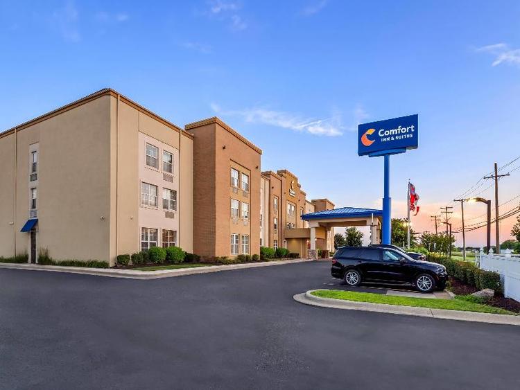 Comfort Inn & Suites Allen Park - Dearborn