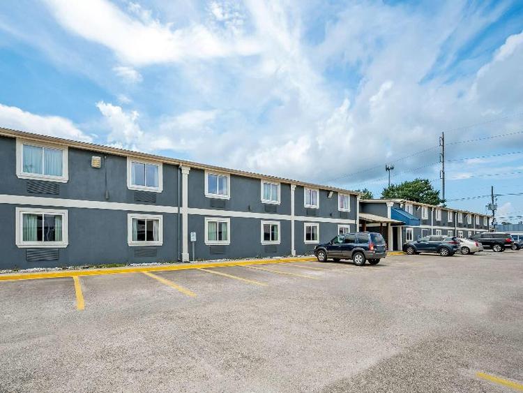 Days Inn by Wyndham New Orleans Pontchartrain