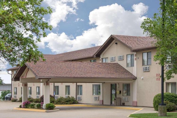 Super 8 by Wyndham Knoxville