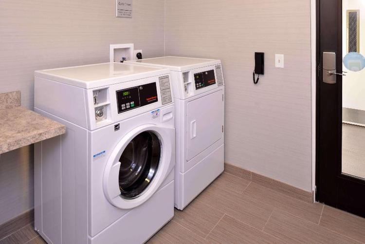 Hampton Inn & Suites Albany-East Greenbus