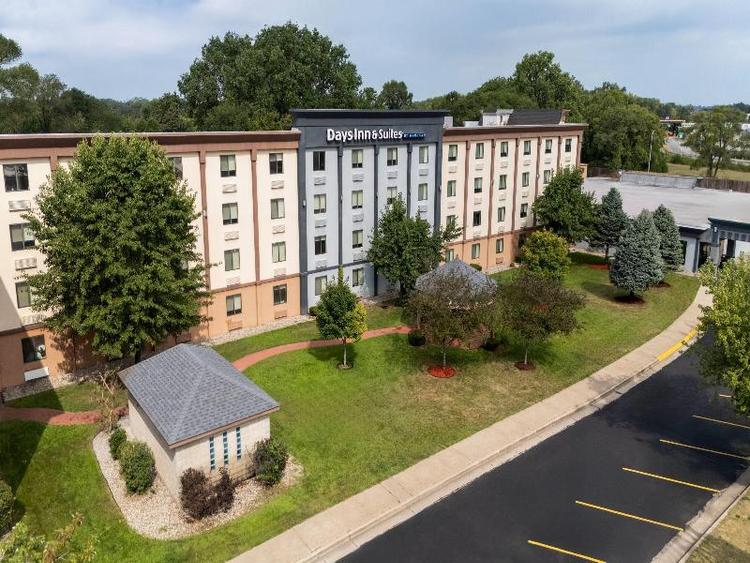 Days Inn And Suites By Wyndham Hammond In