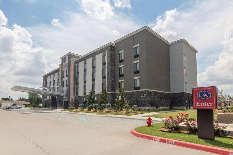 Comfort Suites Airport on Meridian