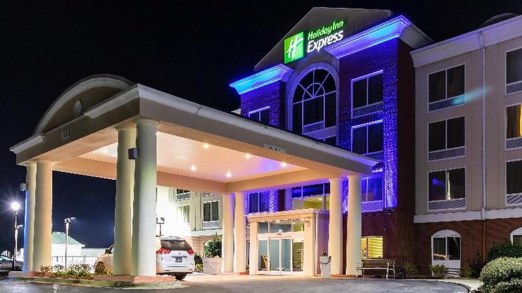 Holiday Inn Express and Suites Birmingham Irondale