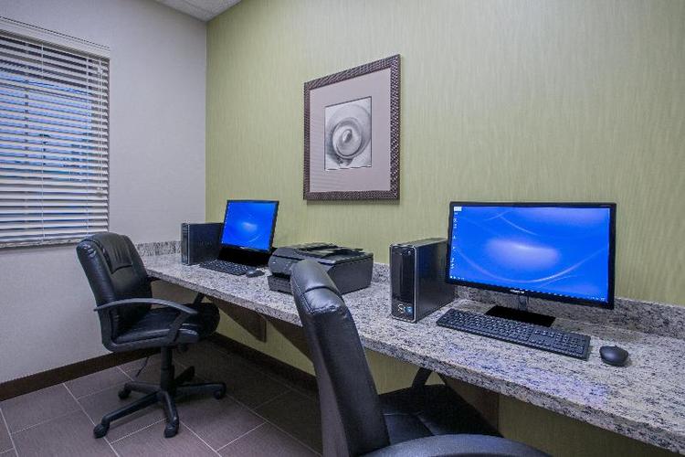 Holiday Inn Express and Suites Kailua Kona