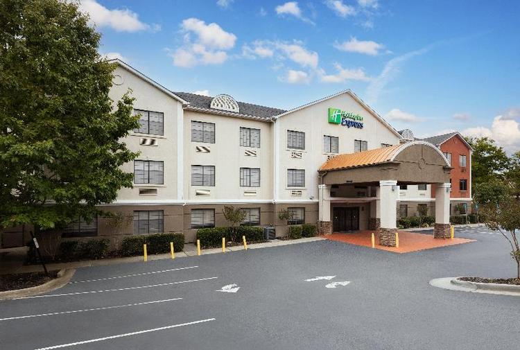 Holiday Inn Express and Suites Acworth Kennesaw No