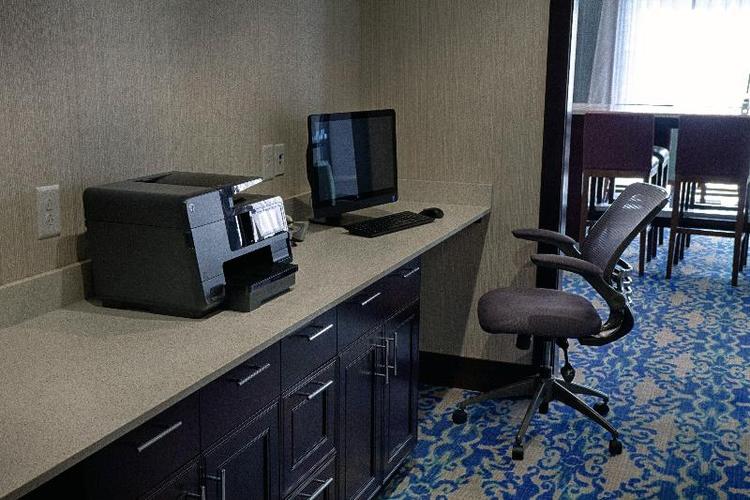 Holiday Inn Express and Suites Sidney