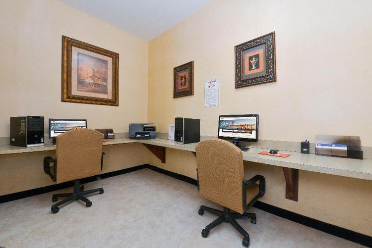 Holiday Inn Express and Suites Abilene Mall South