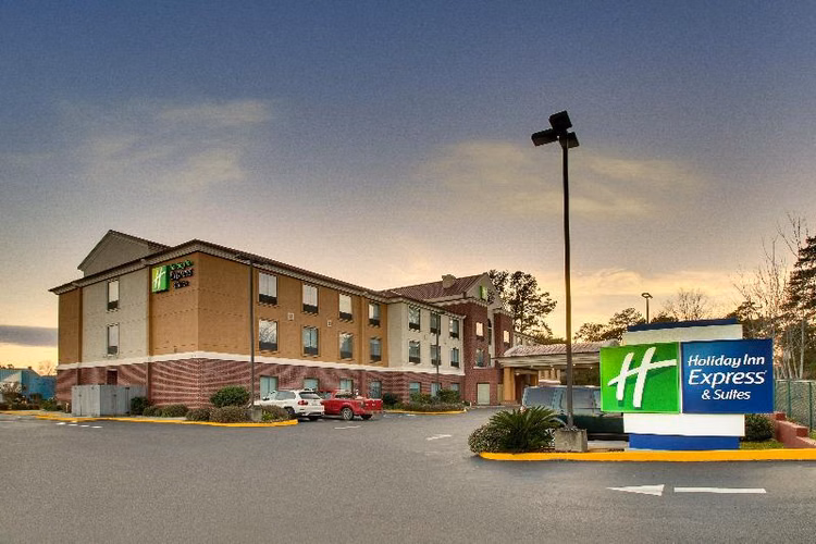Holiday Inn Express and Suites Laurel