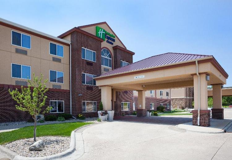 Holiday Inn Express and Suites Aberdeen