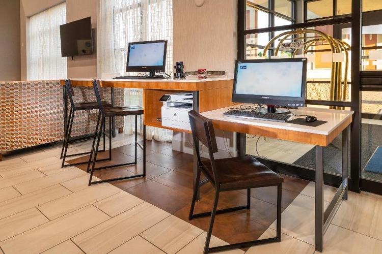 Holiday Inn Express and Suites Pasco TriCities
