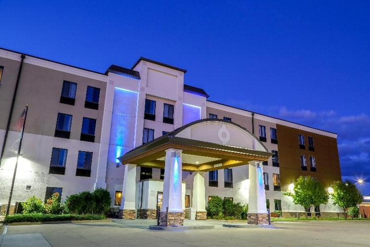 Holiday Inn Express Fargo West Acres